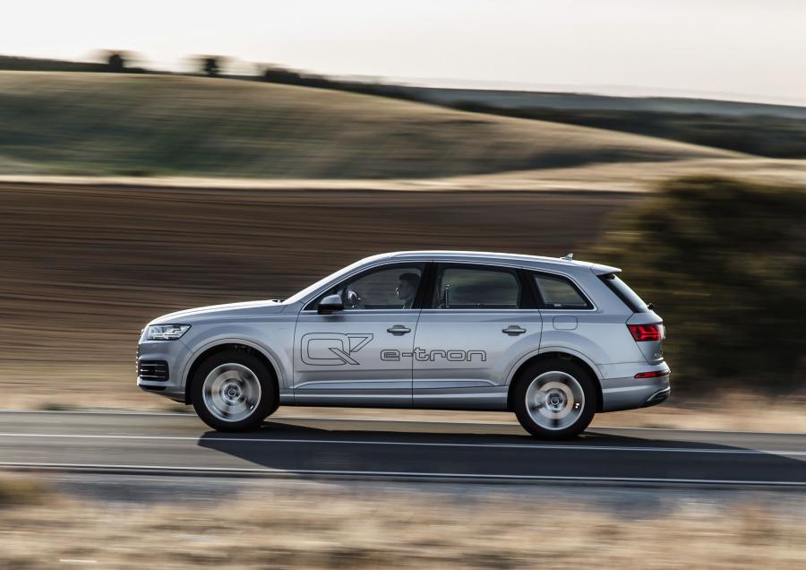  Audi Q7 e-tron TDI Quattro (4M) 2016 года  (WW) (фото 29 из 33)